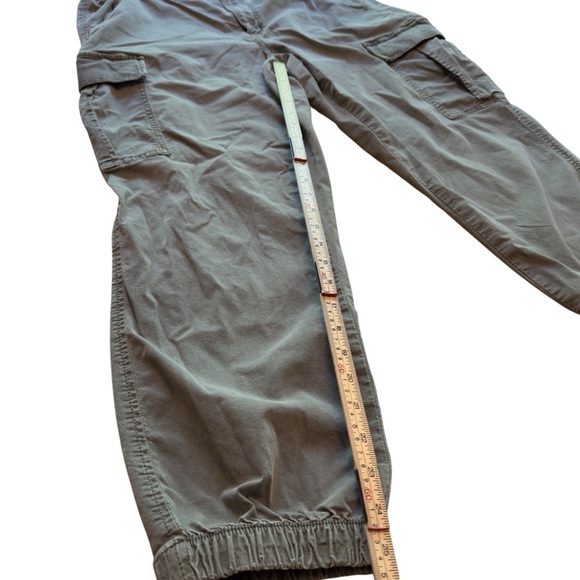American Eagle Super Stretch Cargo Joggers Olive Green Women’s Size 16 in GUC - Picture 10 of 11